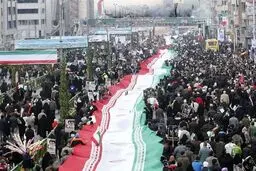 مصاحبه خبرگزاری دانشجو با یک شرکت کننده‌ بی حجاب+ ویدیو 