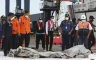  بخشی از اجساد مسافران پرواز دیروز ۷۳۷ اندونزی کشف شد+عکس