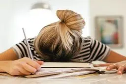 چند راهکار برای آرام‌سازی ذهن و کاهش اضطراب | تکنیک هایی برای فروپاشی نقطه اضطراب