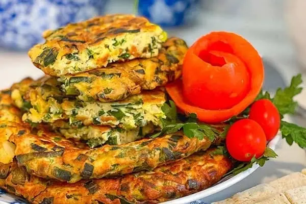 ناهار کوکو تره فرنگی درست کن، خیلی عالی میشه | طرز تهیه کوکو تره فرنگی ساده و خانگی با طعم بسیار عالی