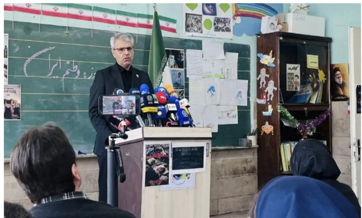 بقایی: رهبری خود را فدای ایران کرد| همه در ایران متمرکز بر دفاع هستند