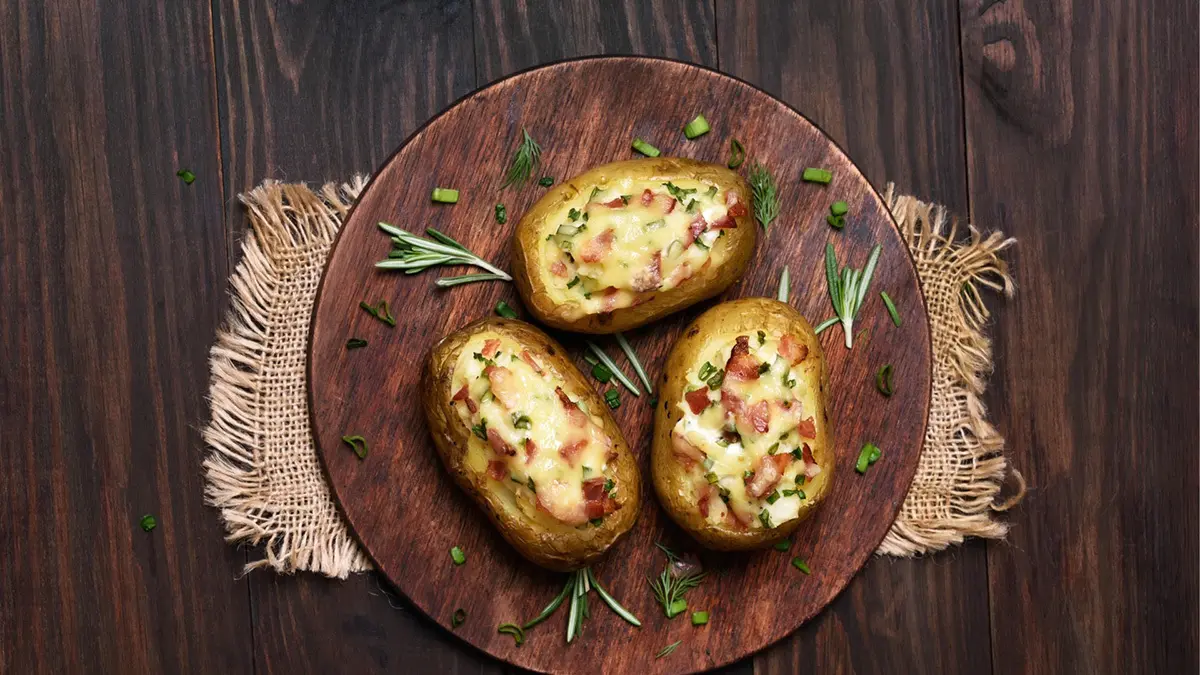 طرز تهیه سیب‌زمینی شکم‌پر | ترکیبی خوشمزه و محبوب +ویدئو