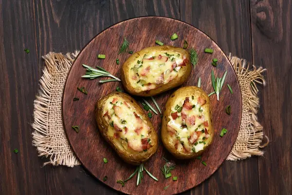 طرز تهیه سیب‌زمینی شکم‌پر | ترکیبی خوشمزه و محبوب +ویدئو