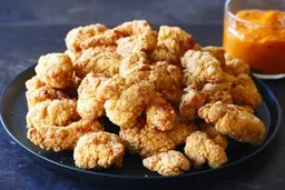 دیگه از بیرون خوراکی نخر! | آموزش طرز تهیه چیکن پاپکورن یک خوراکی خوشمزه و ساده +ویدئو 