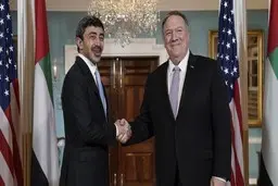 وزیر خارجه امارات  |  ایران همچنان منطقه را تهدید می‌کند.