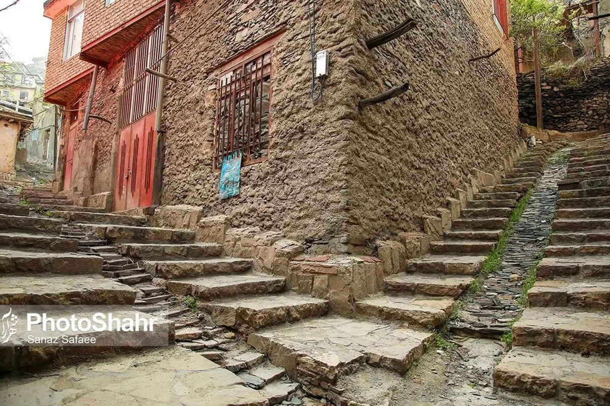 (تصاویر) یکی از  روستاهای تاریخی مشهد مردم در حال تخریب و بازسازى منازل خود هستند 