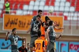 شخصیت خودمان را زیر سوال نمی‌بریم 