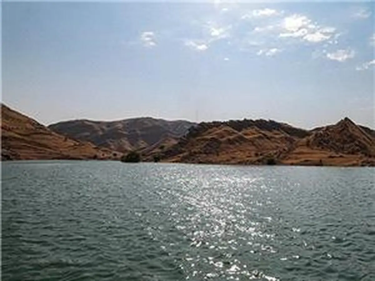 پدیدار شدن یک روستا با کاهش سطح آب دریاچه سد دهوک