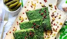 ناهار کوکو تره فرنگی پف دار با زرشک و گردو درست کن | طرز تهیه کوکو تره فرنگی خوشمزه و پف دار با زرشک و گردو