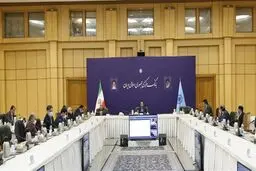 کنترل تورم و تحول نظام بانکی را با جدیت پیگیری می کنیم