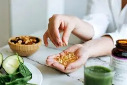 هرگز دارو را با این نوشیدنی نخورید! | خطر مرگ بهمراه دارد 