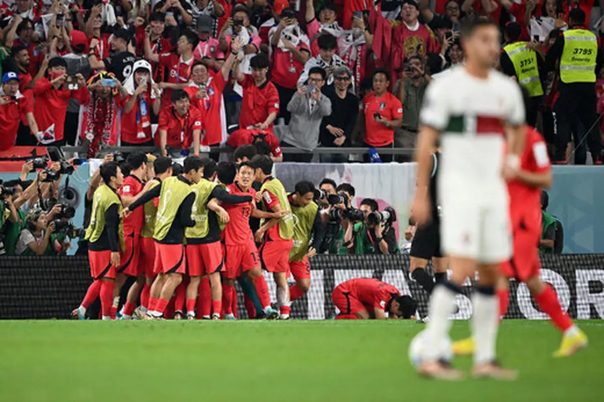 پایان مرحله اول جام جهانی قطر | تیم کره جنوبی تا نیمه دوم برنده نبود اما یکدفعه ورق برگشت! + عکس