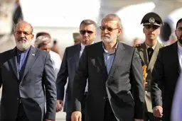 علی لاریجانی وارد مسقط شد