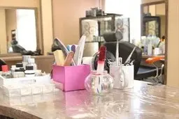 تا ریشه‌کنی کامل "کرونا" کاشت ناخن و تتو نکنید