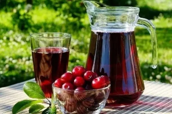توی این روزهای گرم شربت آلبالو درست کن، محشر میشه | طرز تهیه شربت آلبالو خانگی خوشمزه و خوشرنگ مرحله به مرحله + ترفند های ویژه ی خوشرنگ شدن