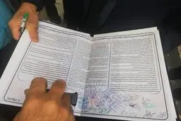 حمایت جمعی وکلا از دیپلمات بازداشت شده ایرانی 