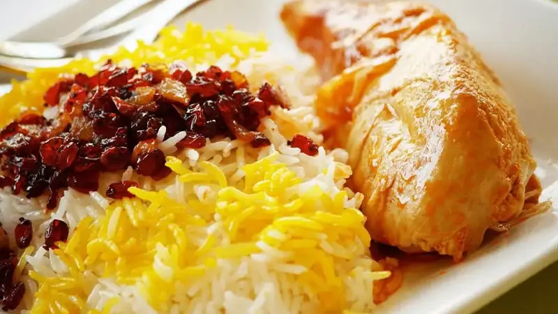 ناهار پلو مرغ زعفرانی بدون رب درست کن، محشر میشه | طرز تهیه پلو مرغ زعفرانی به روش رستورانی بدون رب گوجه فرنگی