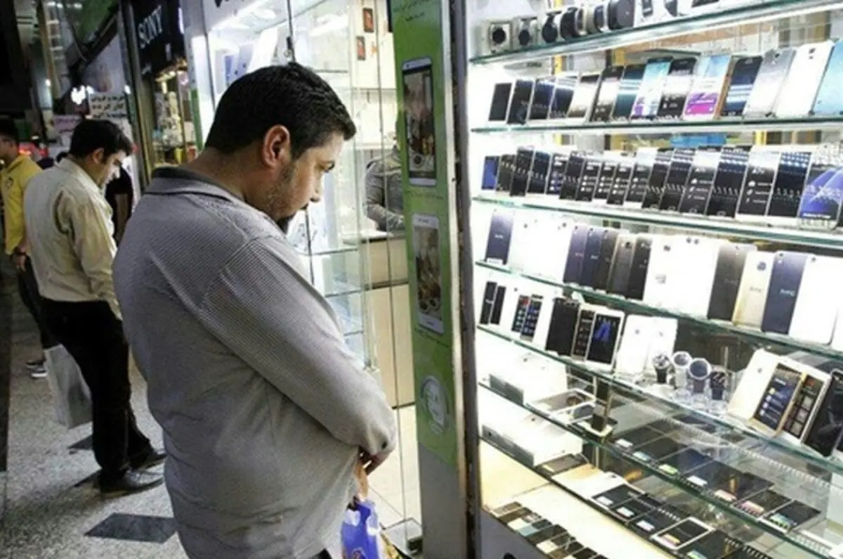 40 درصد بازار تلفن همراه در اختیار 30 نفر است
