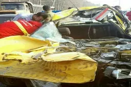 تصادف خونین کامیون با تاکسی در محور سقز بوکان+ جزئیات