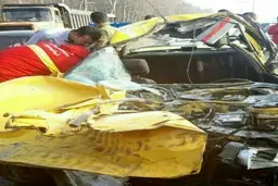 تصادف خونین کامیون با تاکسی در محور سقز بوکان+ جزئیات