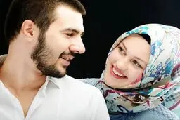 ترفندی برای زنان | اینگونه مقابل مردان جوان تر و زیبا تر باشید !