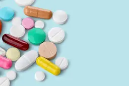 عوارض وحشتناک مصرف زیاد استامینوفن که نمی دانید! | مصرف زیاد این قرص مسکن کبد را نابود می‌کند