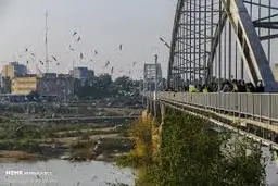  تردد خودروها از پل هلالی اهواز در روزهای جمعه ممنوع شود.
