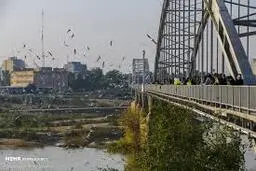  تردد خودروها از پل هلالی اهواز در روزهای جمعه ممنوع شود.
