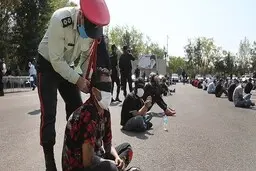 افزایش ۳۰ درصدی ترافیک عصرگاهی | دستبند پلیس امنیت بر دستان ۲۱۹ نفر از اراذل و اوباش