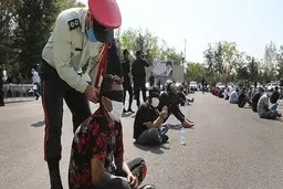 افزایش ۳۰ درصدی ترافیک عصرگاهی | دستبند پلیس امنیت بر دستان ۲۱۹ نفر از اراذل و اوباش