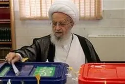 حضور آیات مکارم شیرازی، نوری همدانی و سبحانی در پای صندوق رأی 