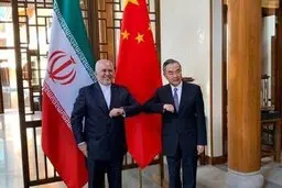 وانگ یی: مخالف تضعیف برجام هستیم| پیشنهاد مذاکرات چندجانبه منطقه‌ای ذیل برجام را داده‌ایم