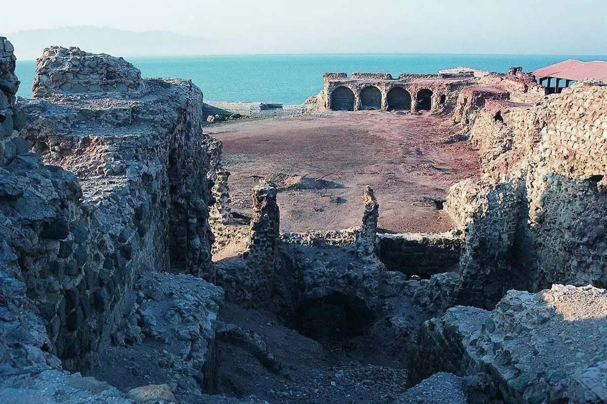 خسارت سنگین سیل به بناهای تاریخی هرمزگان | آسیب‌ ۵۰ درصدی به قلعه مغویه و قلعه خان 