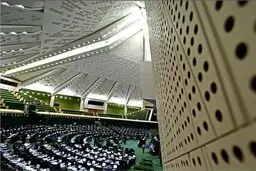 احمدی‌نژادی‌ها رودرو با دولت روحانی