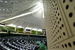 احمدی‌نژادی‌ها رودرو با دولت روحانی