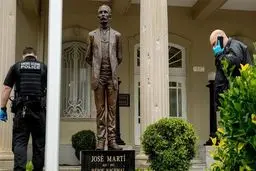 
حمله مسلحانه به سفارت کوبا در واشنگتن 