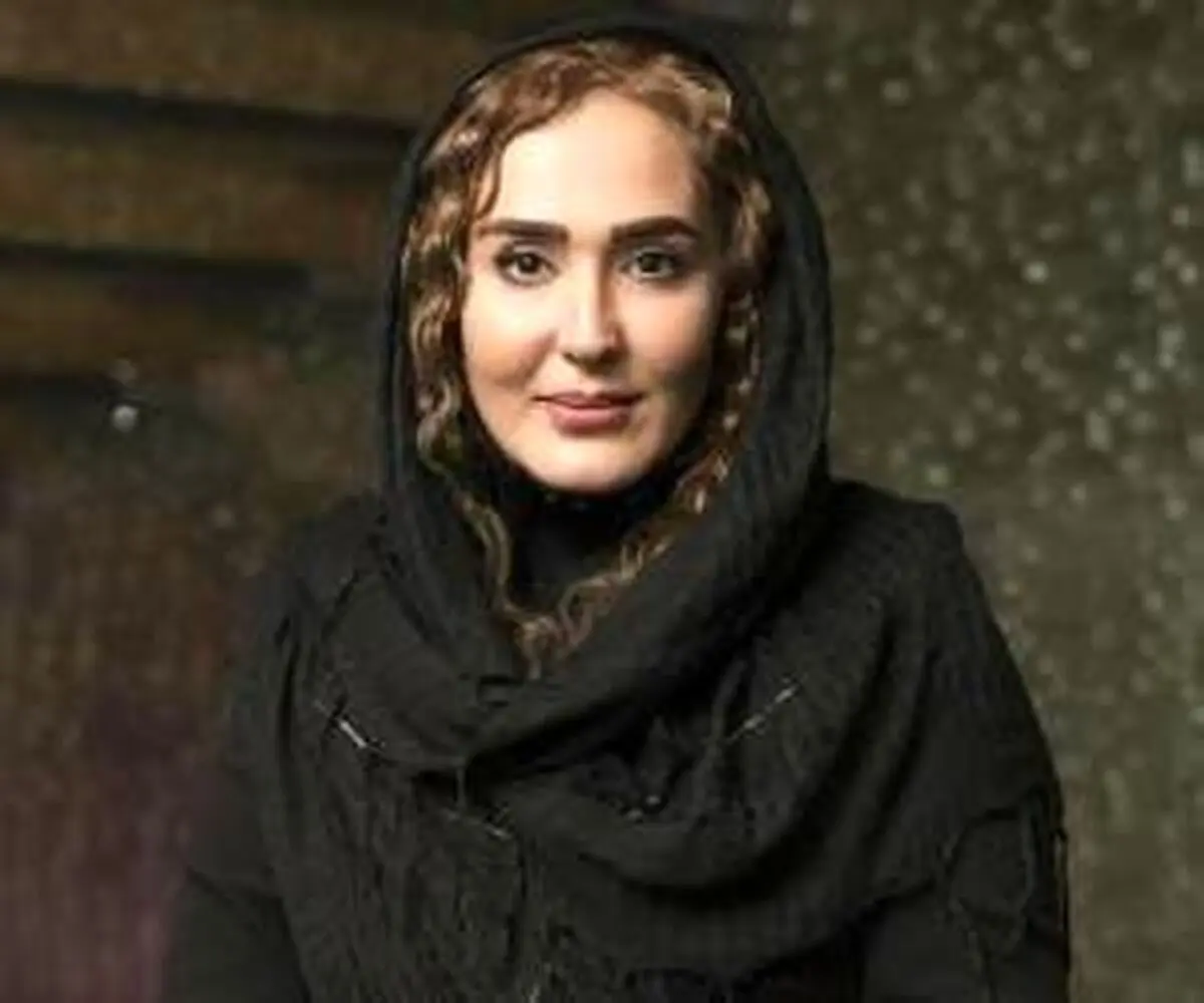 ظهر آدینه زهره فکور در رستورانی شیک +عکس 