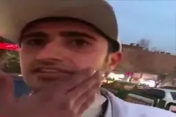 همه پشت سر سرباز 