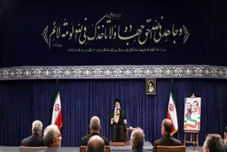 رهبر انقلاب: دولت تاثیر تصمیماتش در زمینه اقتصاد را در نظر بگیرد
