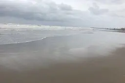 چند عکس امیدبخش از ساحل بابلسر که ترس از کرونا را کم می‌کند