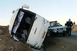 واژگونی وحشتناک اتوبوس در یزد | ۱۳ نفر مصدوم شدند