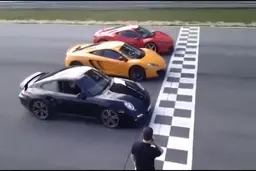 پرواز خودرو در مسابقات ماشین‌سواری  | خودرو له شد +ویدئو