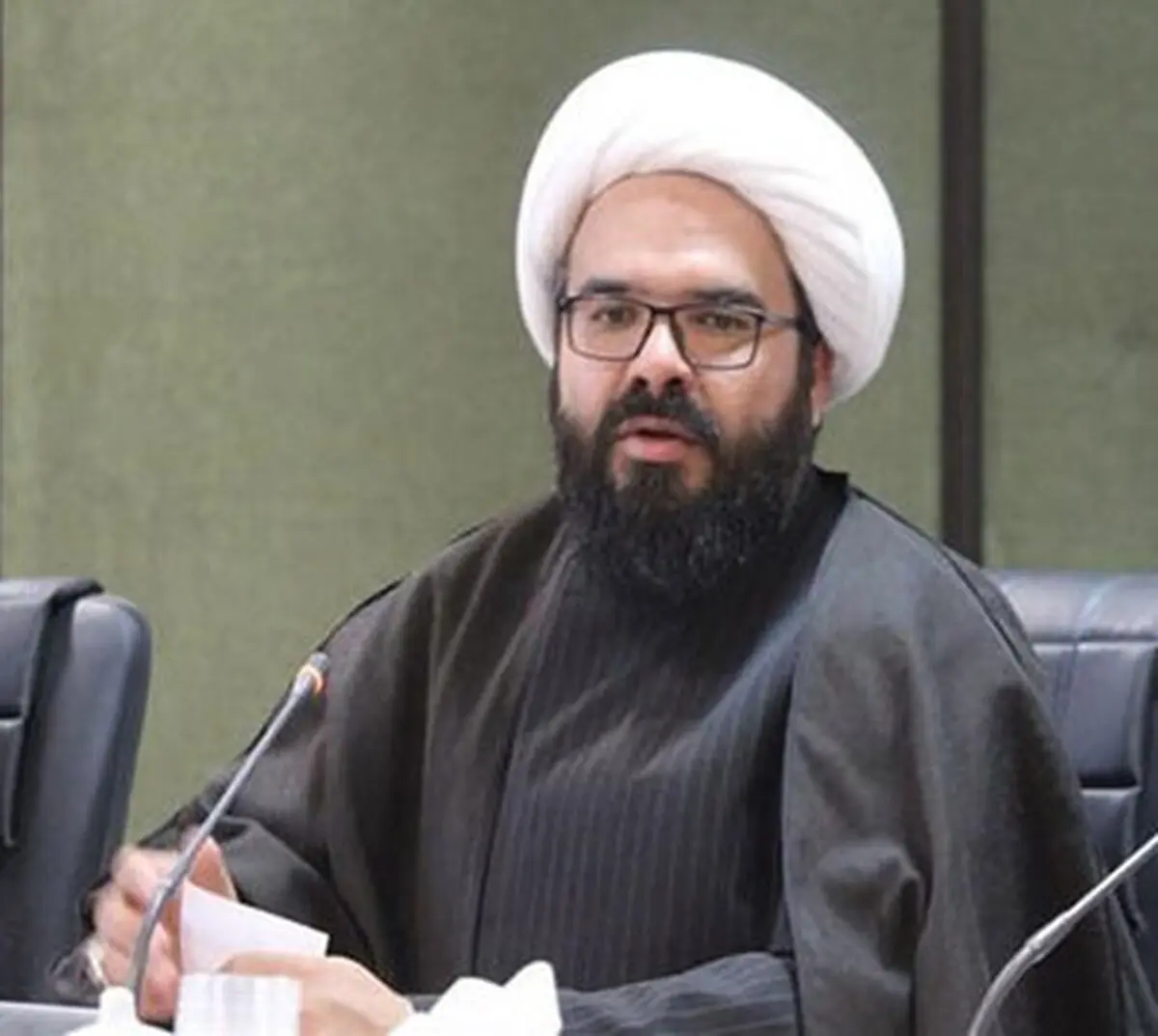 نماینده کاشمر: دلار از مرز 30هزارتومان گذشته است اما کسی ککش نمی گزد