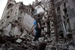 بارش باران بخش قدیمی بناهای تاریخی صنعاءنابود کرد + ویدئو 