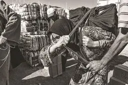 شناسایی ۱۱۰ زن کولبر فقط در ۷ روستا
