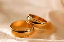 ازدواج نفرت انگیز مادربزرگ 61 ساله با نوه 24 ساله اش ! + تصویر