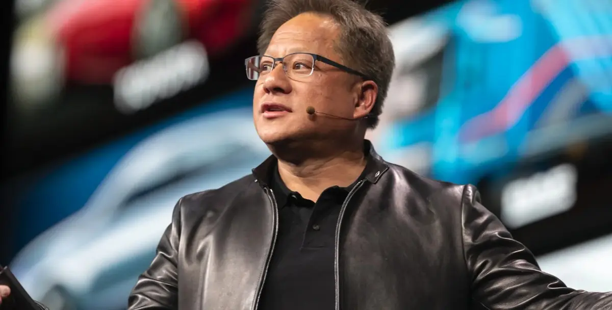 هشدار انویدیا درباره رقابت تنگاتنگ AI چین و آمریکا | هوانگ: چین نانوثانیه‌ای از آمریکا عقب است
