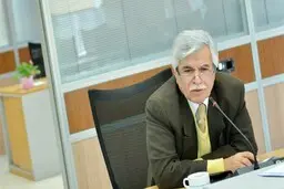 
حداقل ٧٥ درصد جمعیت ٨٠ میلیونی کشور دچار فقر معیشتى هستند