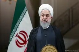 
هیأت دولت در واکنش به شعار «مرگ بر روحانی قاطعانه هشدارداد


