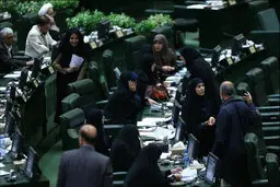 ۱۵ زنی که با مجلس خداحافظی کردند/پارلمان یازدهم رکورد می‌شکند؟